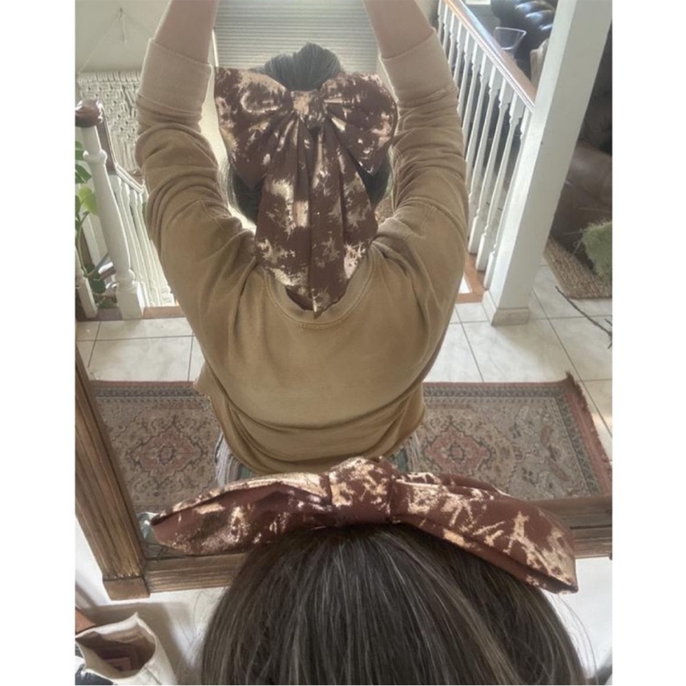 Anthropologie jumbo Shimmer Hair Bow - Picture 2 of 6